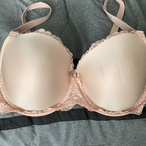 Victoria’s Secret dream angels bra